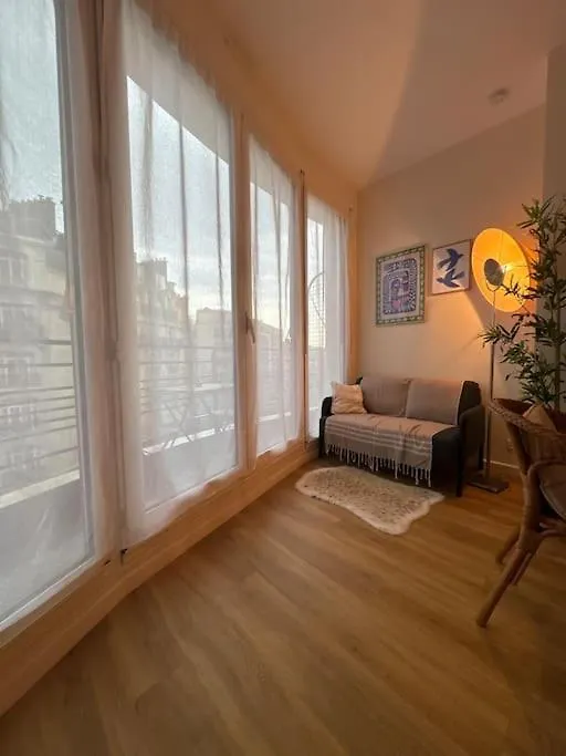 Tour Eiffel Apartment *